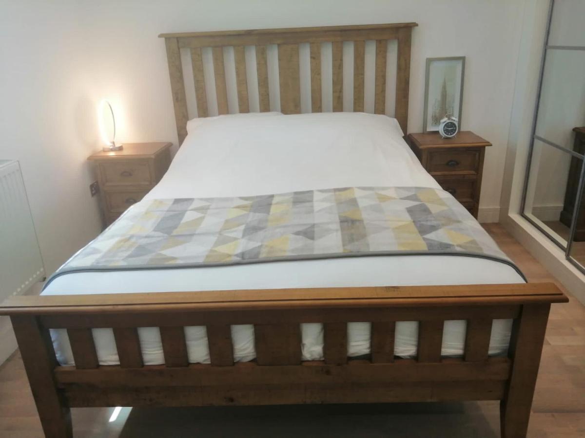 Apartment No 8 - Stay In Style In The Heart Of The Cathedral City. Truro Luaran gambar