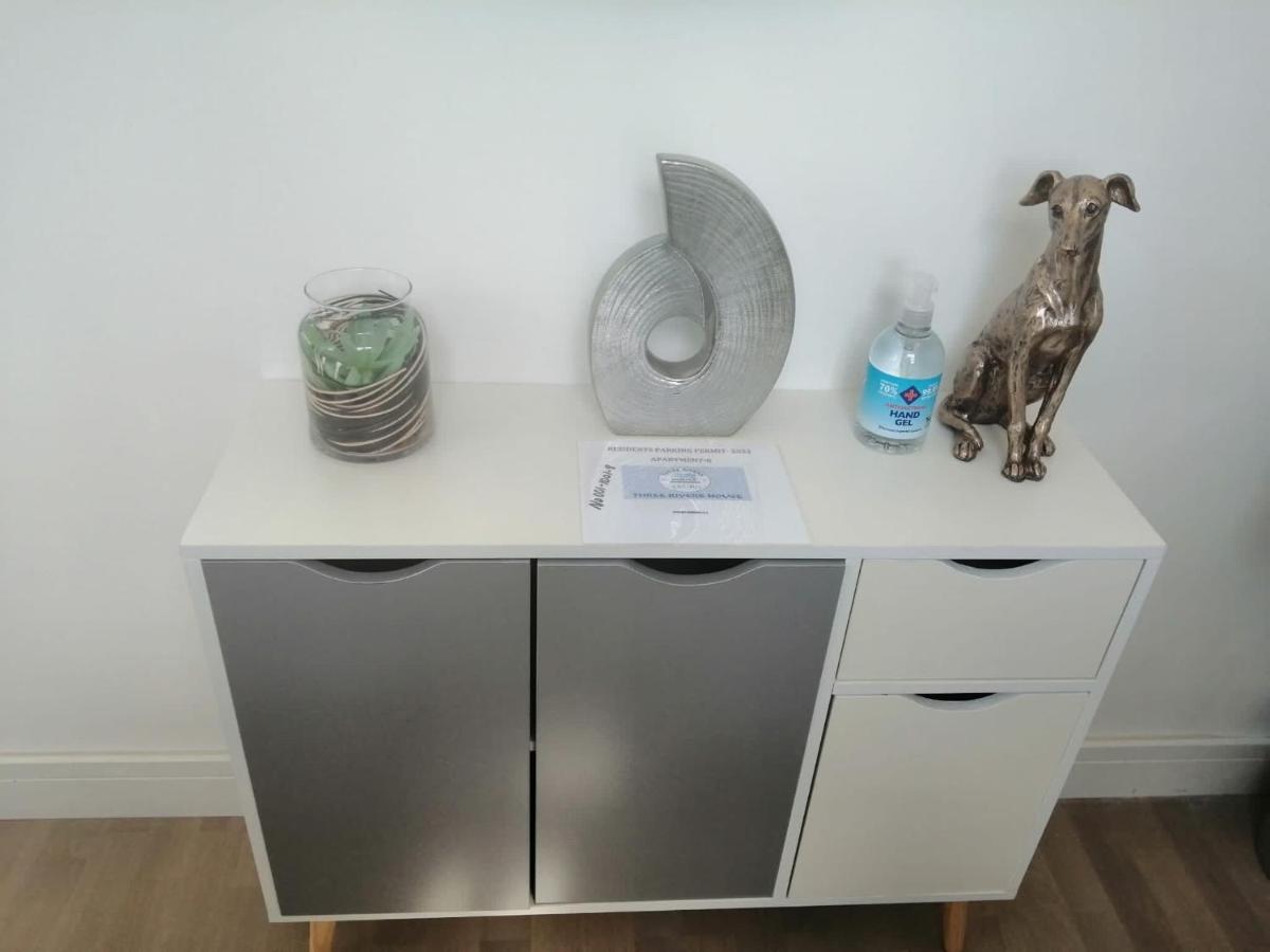 Apartment No 8 - Stay In Style In The Heart Of The Cathedral City. Truro Luaran gambar