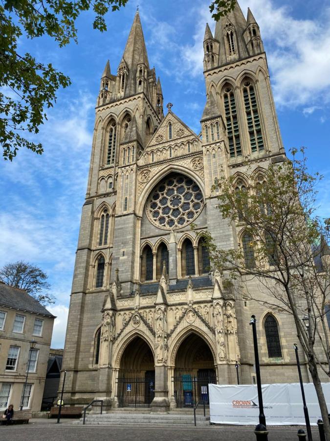 Apartment No 8 - Stay In Style In The Heart Of The Cathedral City. Truro Luaran gambar
