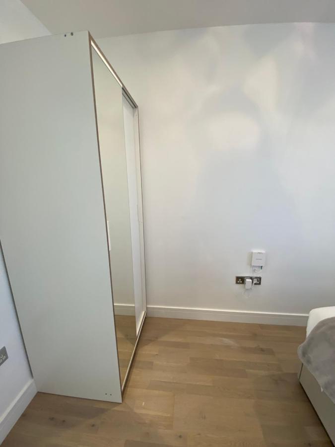 Apartment No 8 - Stay In Style In The Heart Of The Cathedral City. Truro Luaran gambar