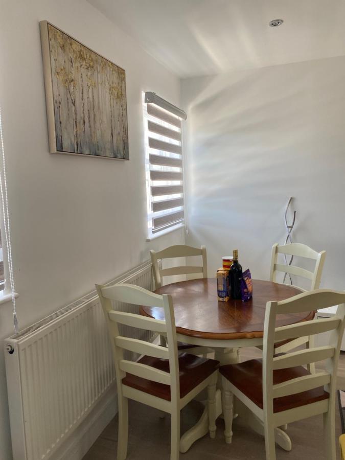 Apartment No 8 - Stay In Style In The Heart Of The Cathedral City. Truro Luaran gambar