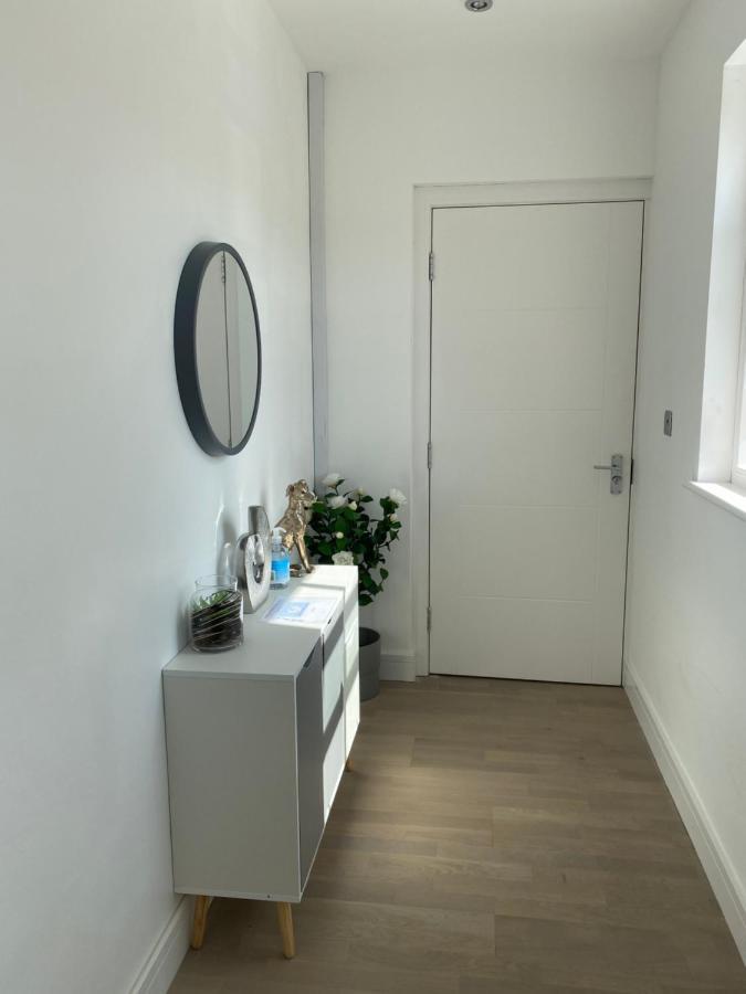 Apartment No 8 - Stay In Style In The Heart Of The Cathedral City. Truro Luaran gambar